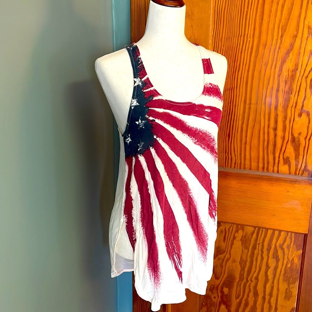Flowy America Tank